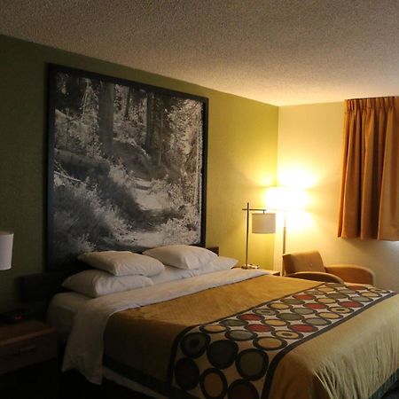 מלון Super 8 By Wyndham Windsor/Madison North חדר תמונה