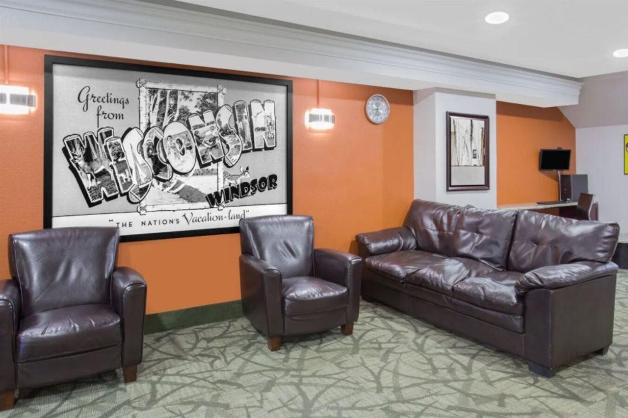 מלון Super 8 By Wyndham Windsor/Madison North מראה חיצוני תמונה