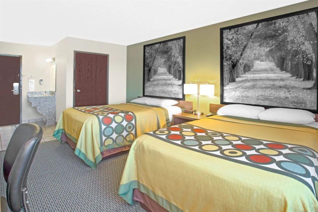 מלון Super 8 By Wyndham Windsor/Madison North מראה חיצוני תמונה