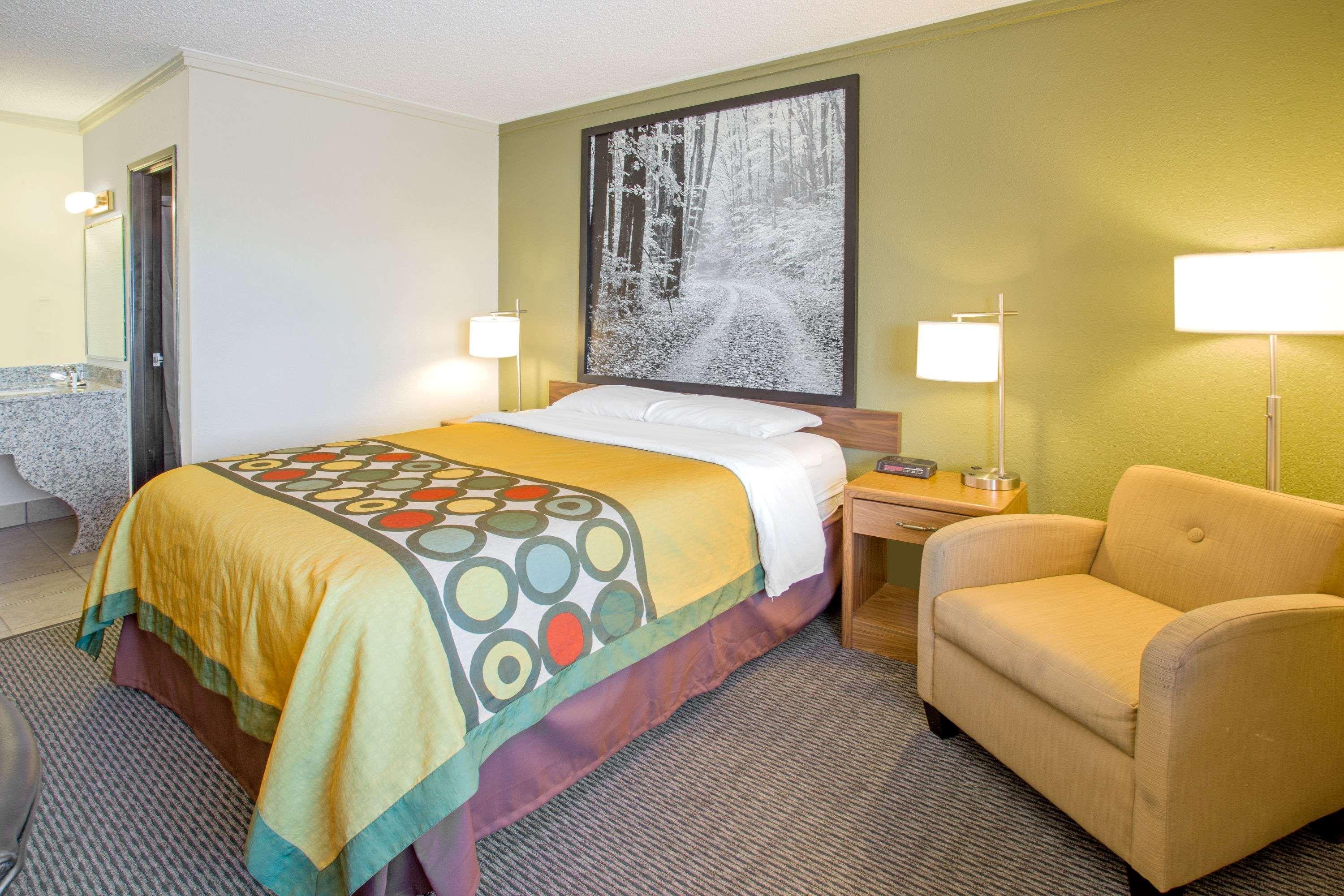 מלון Super 8 By Wyndham Windsor/Madison North מראה חיצוני תמונה