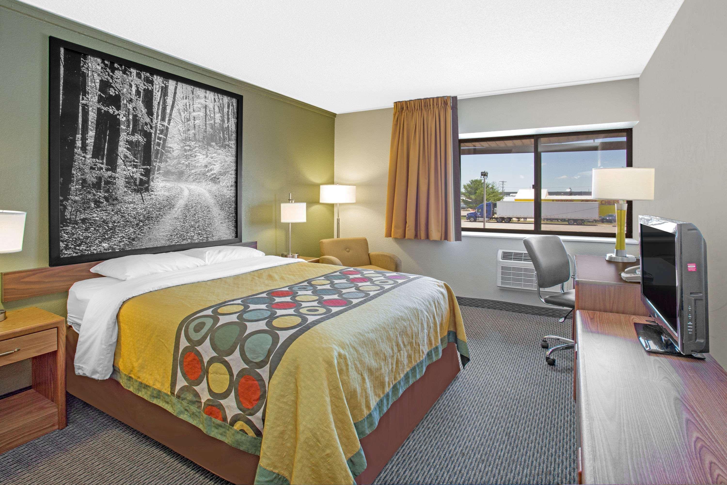 מלון Super 8 By Wyndham Windsor/Madison North מראה חיצוני תמונה