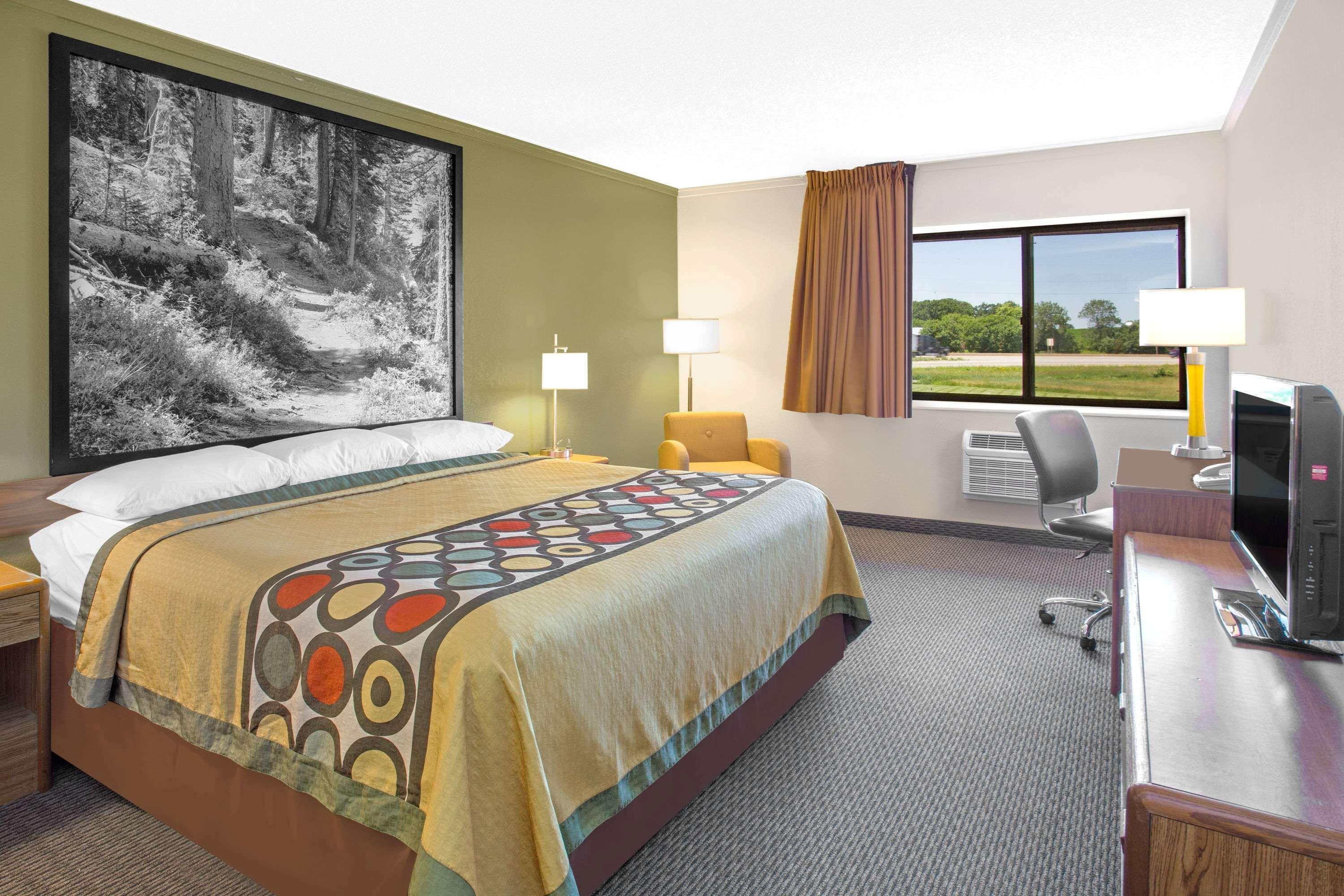 מלון Super 8 By Wyndham Windsor/Madison North מראה חיצוני תמונה